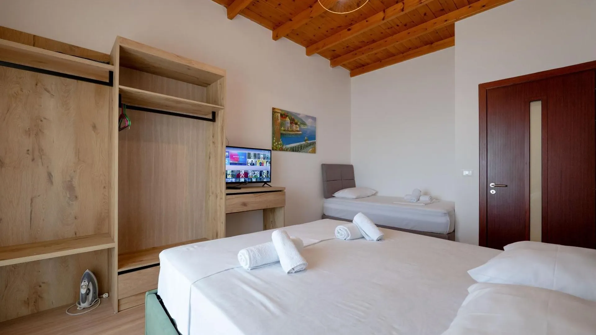 Apartments Villa Luxor ساراندا