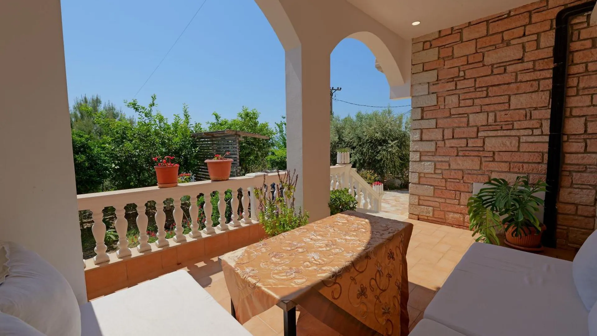 Apartments Villa Luxor ساراندا